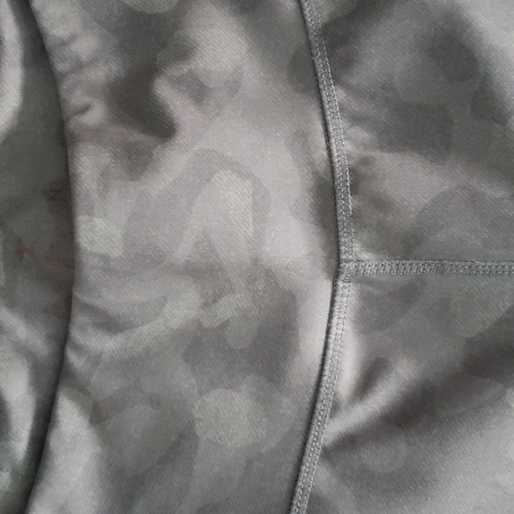 DANSKIN GRAY CAMO CAPRIS - Picture 2 of 4